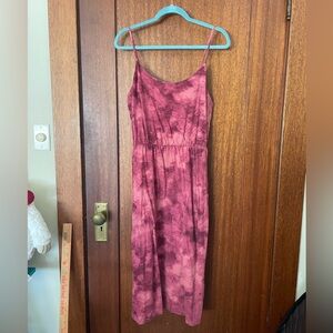 MOVING SALE! Cool maroon tie-dye midi dress with bottom slit